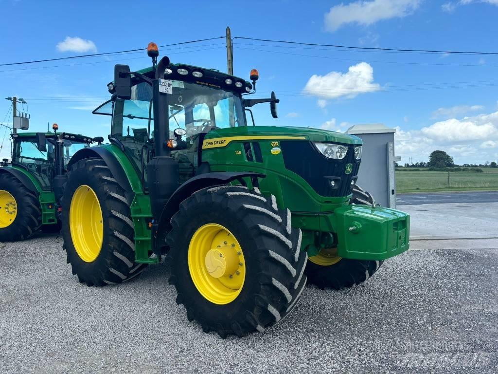 John Deere 6145 R Tractoren