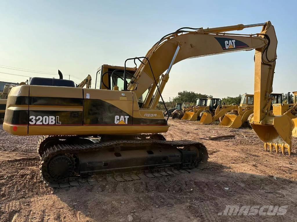 CAT 320 B Rupsgraafmachines