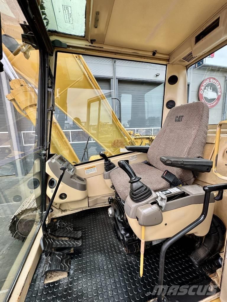CAT 320 B L Rupsgraafmachines
