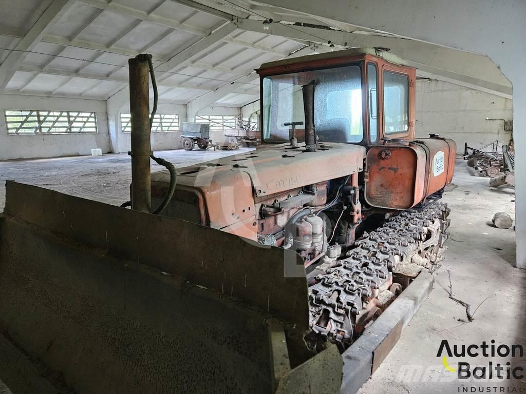  Onbekend DT-75 Rupsdozers