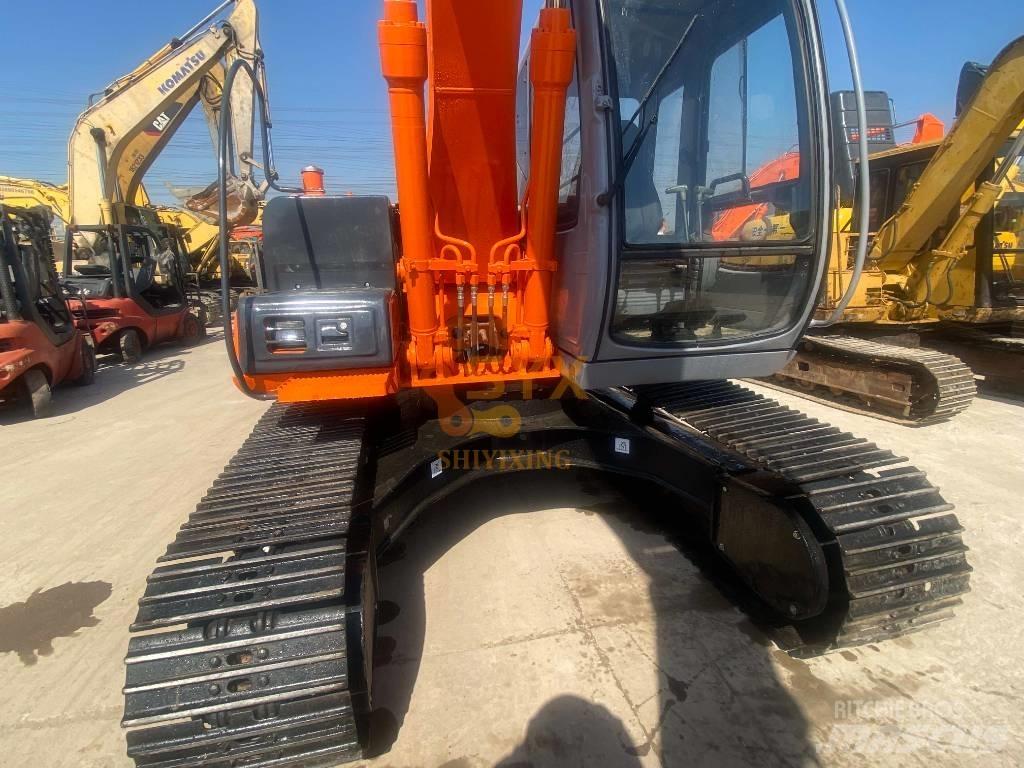 Hitachi EX 120 Rupsgraafmachines