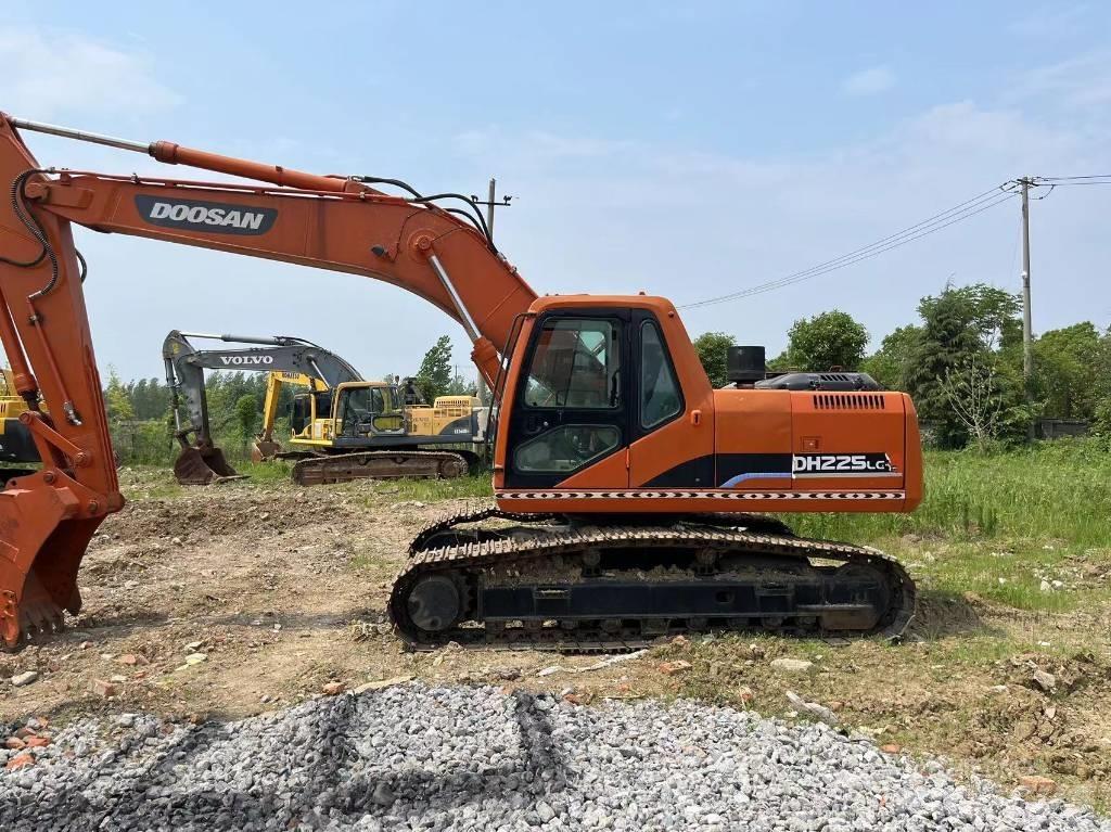 Doosan DH 225 Rupsgraafmachines