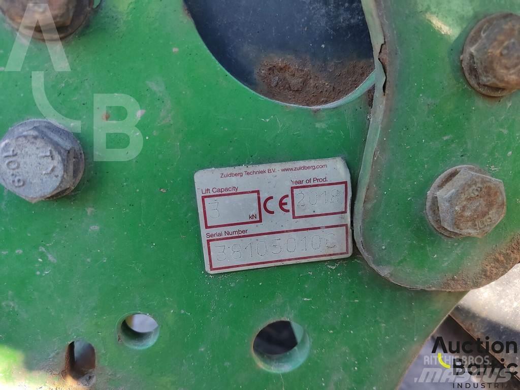 John Deere 2026R Tractoren