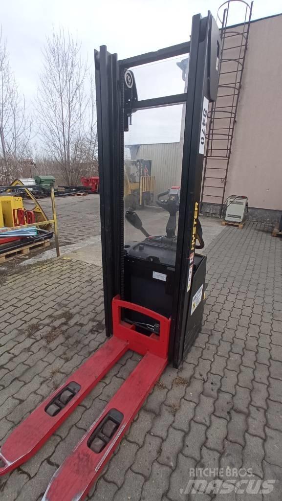 Hyster S1.4S Meeloop stapelaar