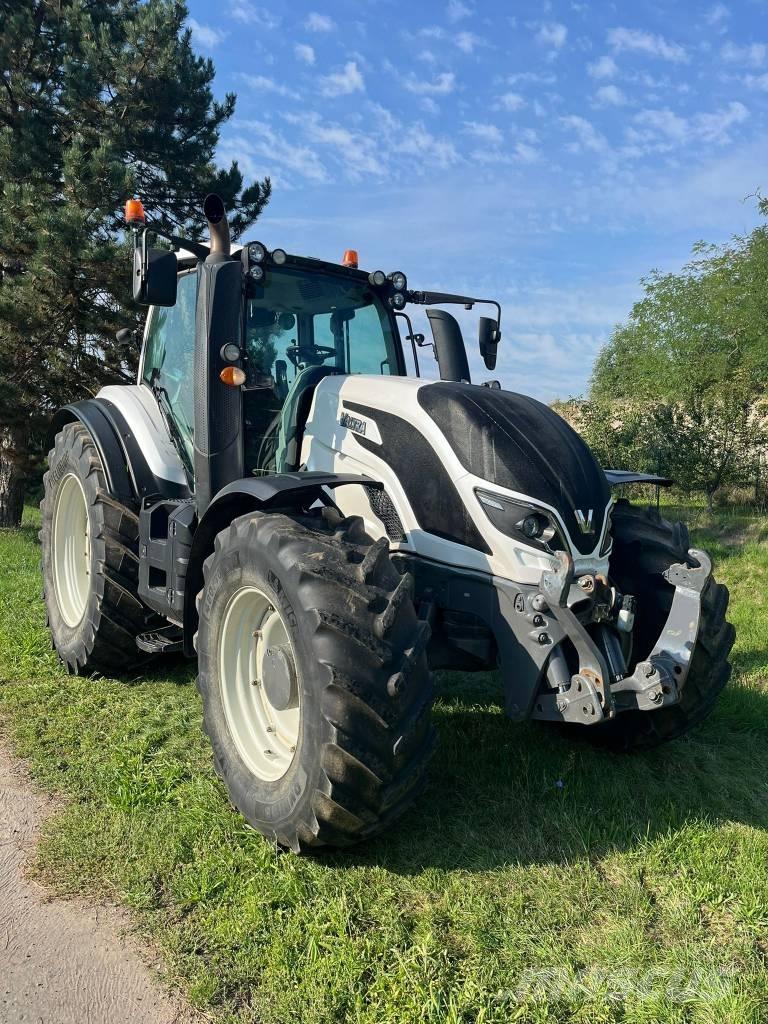 Valtra T234 Versu Tractoren