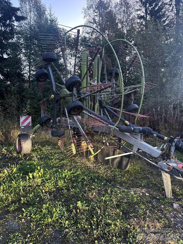 CLAAS Liner 2800 Schudders
