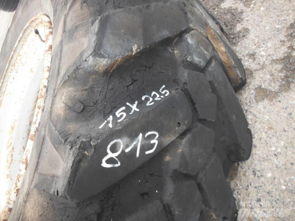 Michelin 15R22.5 Banden, wielen en velgen