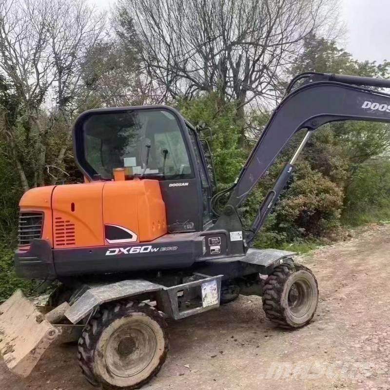 Doosan DX60W Wielgraafmachines