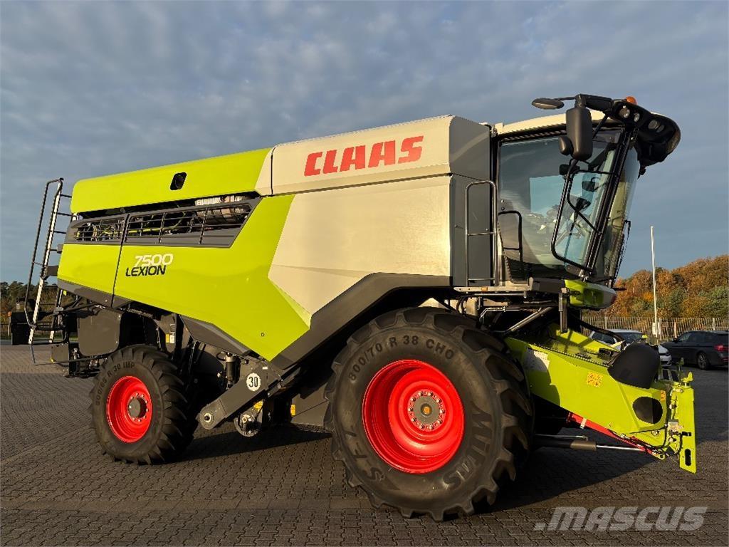 CLAAS LEXION 7500 Maaidorsmachines