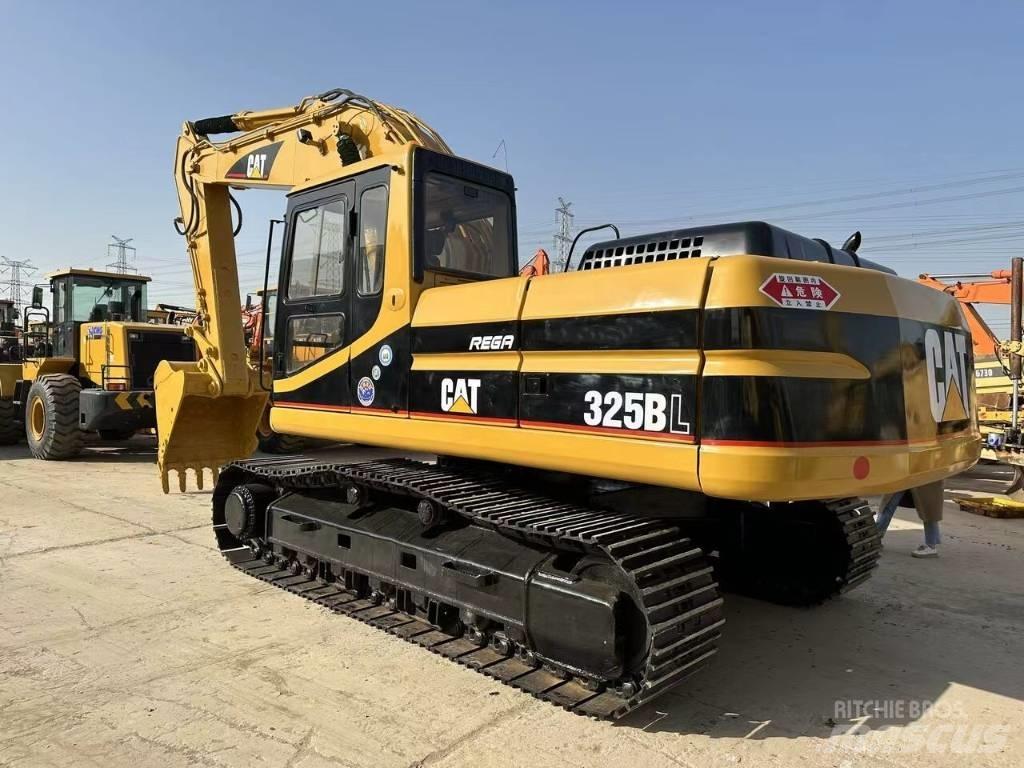 CAT 325 B L Rupsgraafmachines