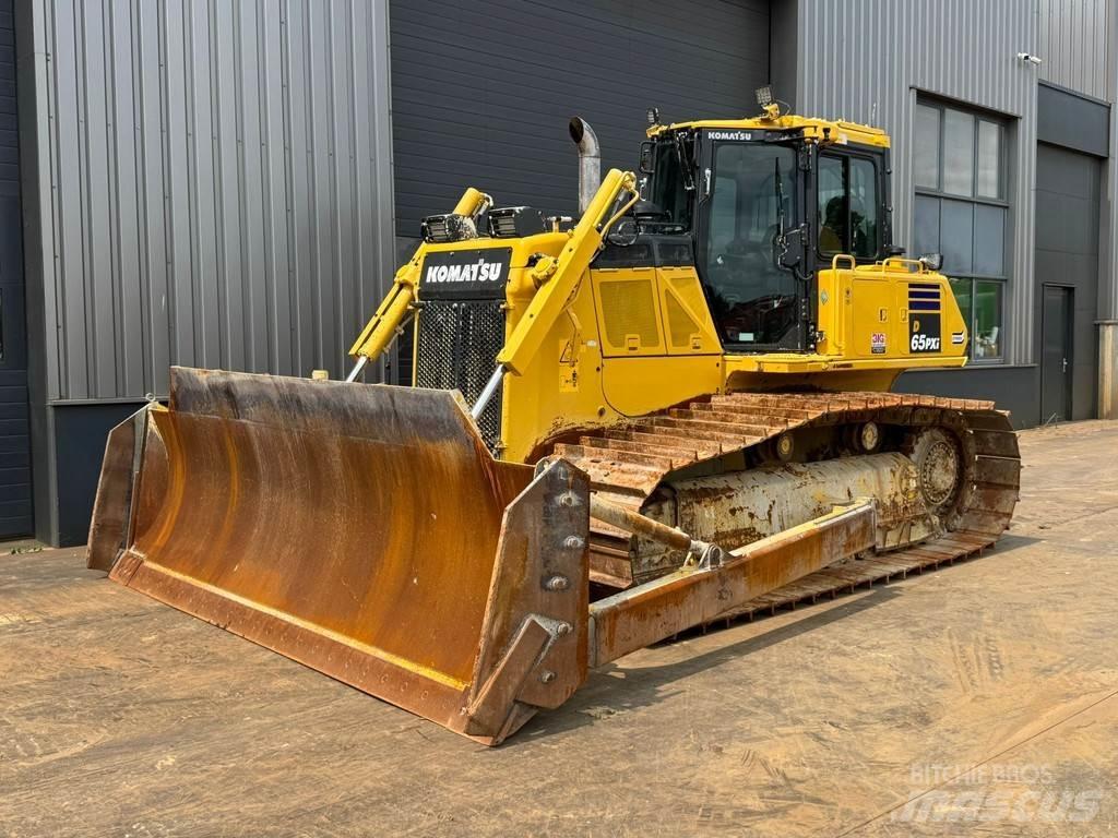 Komatsu D65PXi-18 Rupsdozers