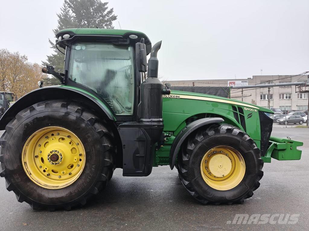 John Deere 8400R Tractoren
