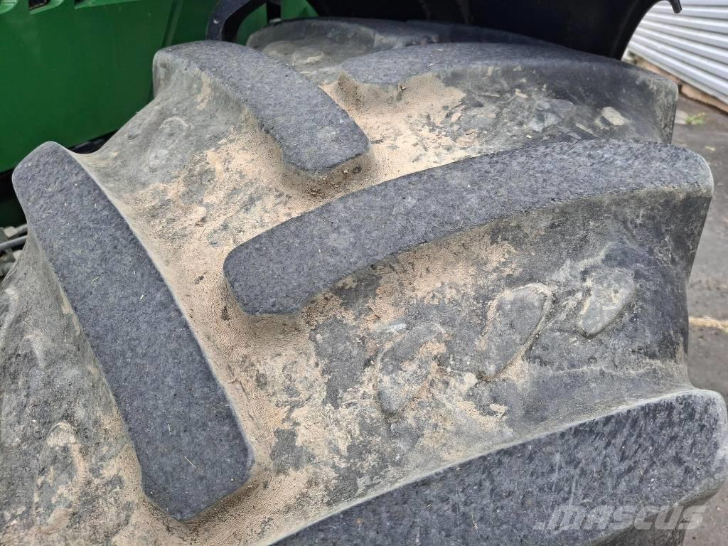 John Deere 6130R Tractoren