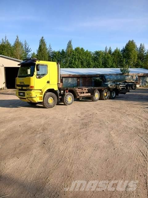 Sisu E11M Vrachtwagens voor bosbouwmachines