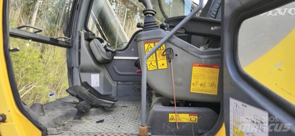 Volvo EC 240 LC Rupsgraafmachines