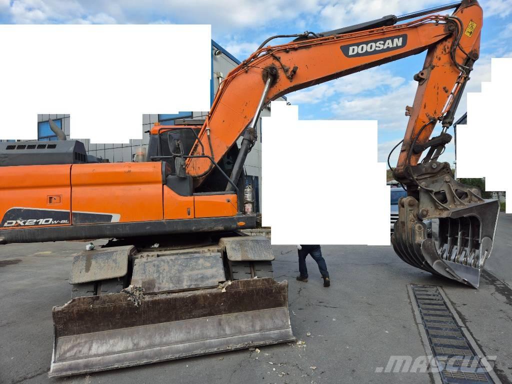 Doosan DX 210 W Wielgraafmachines
