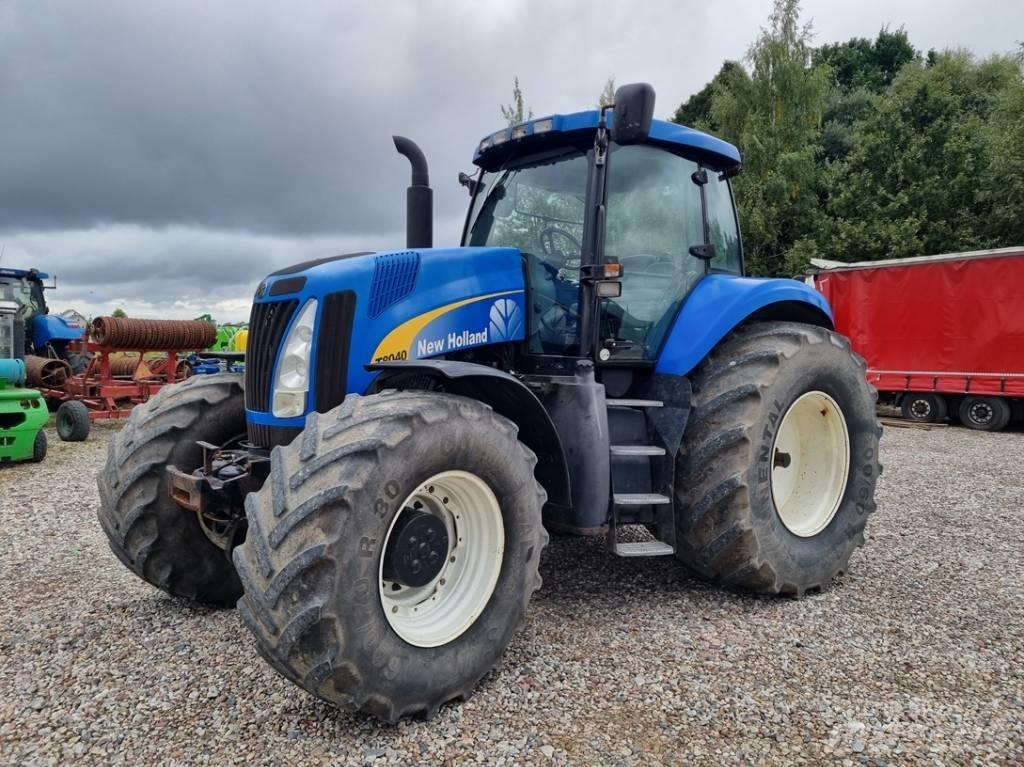 New Holland T 8040 Tractoren