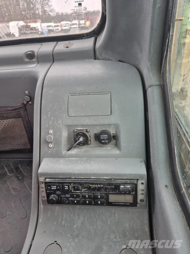 Volvo EW180B Wielgraafmachines