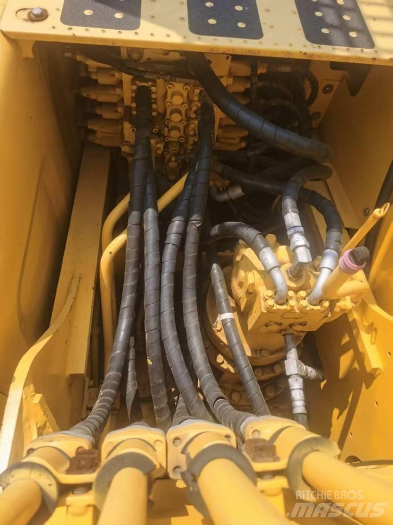Komatsu PC 200-8 Rupsgraafmachines