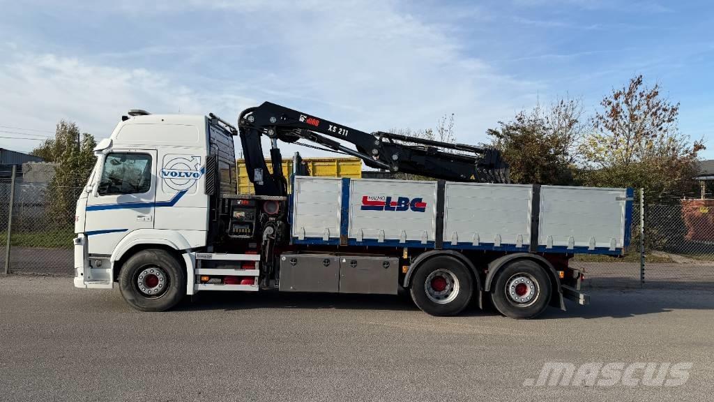 Volvo FM 10 Vlakke laadvloer met kraan