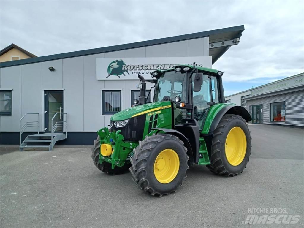 John Deere 6120M Tractoren