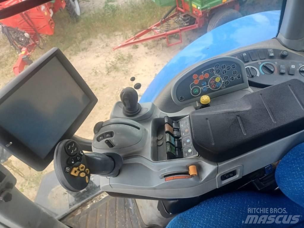 New Holland T 8.390 Tractoren