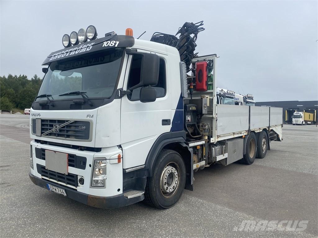 Volvo FM 340 Vlakke laadvloer met kraan