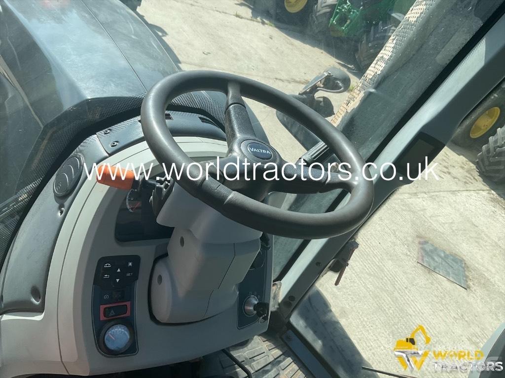 Valtra T 234 Tractoren