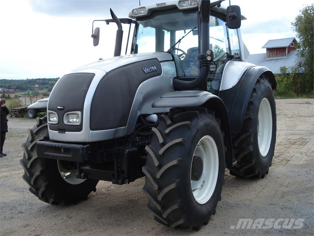Valtra M150-4 Tractoren