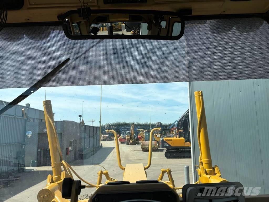 CAT 140H Graders