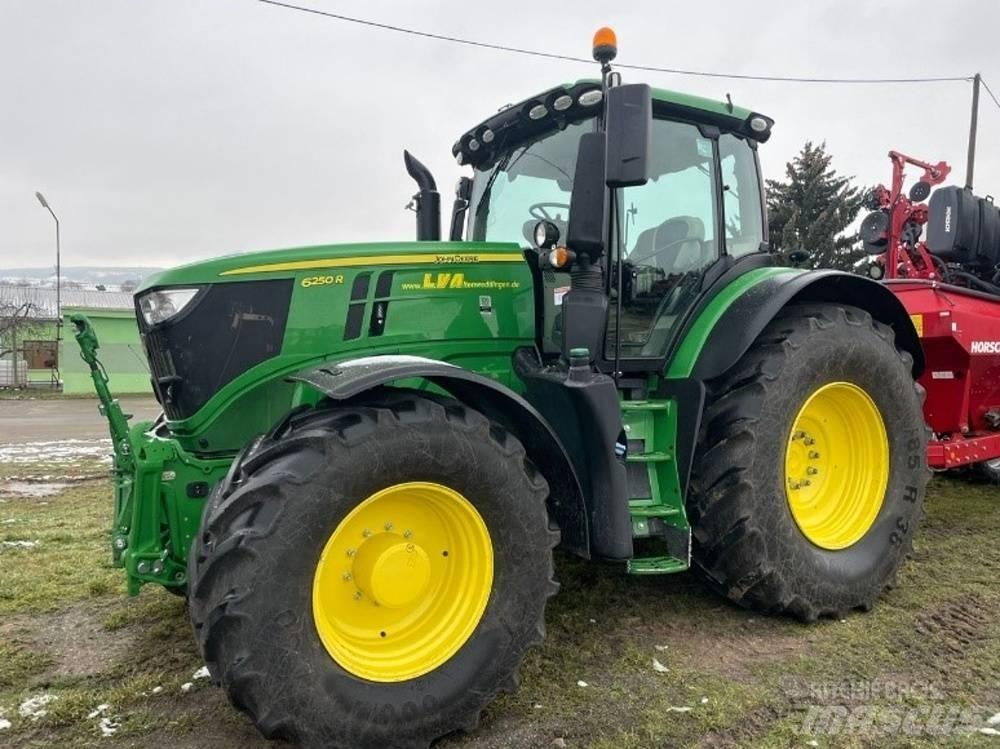 John Deere 6250 R Tractoren