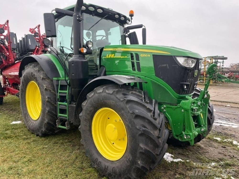 John Deere 6250 R Tractoren