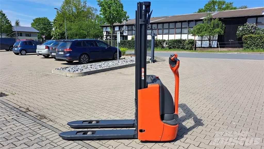 Linde L12- BR1172 Meeloop stapelaar