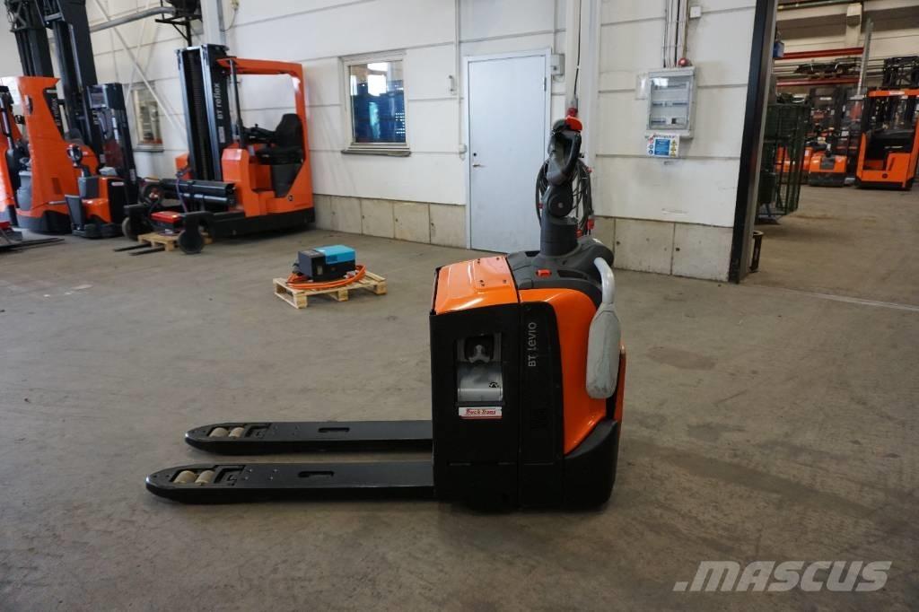 Toyota LPE220 Pallettruck met meerij platform