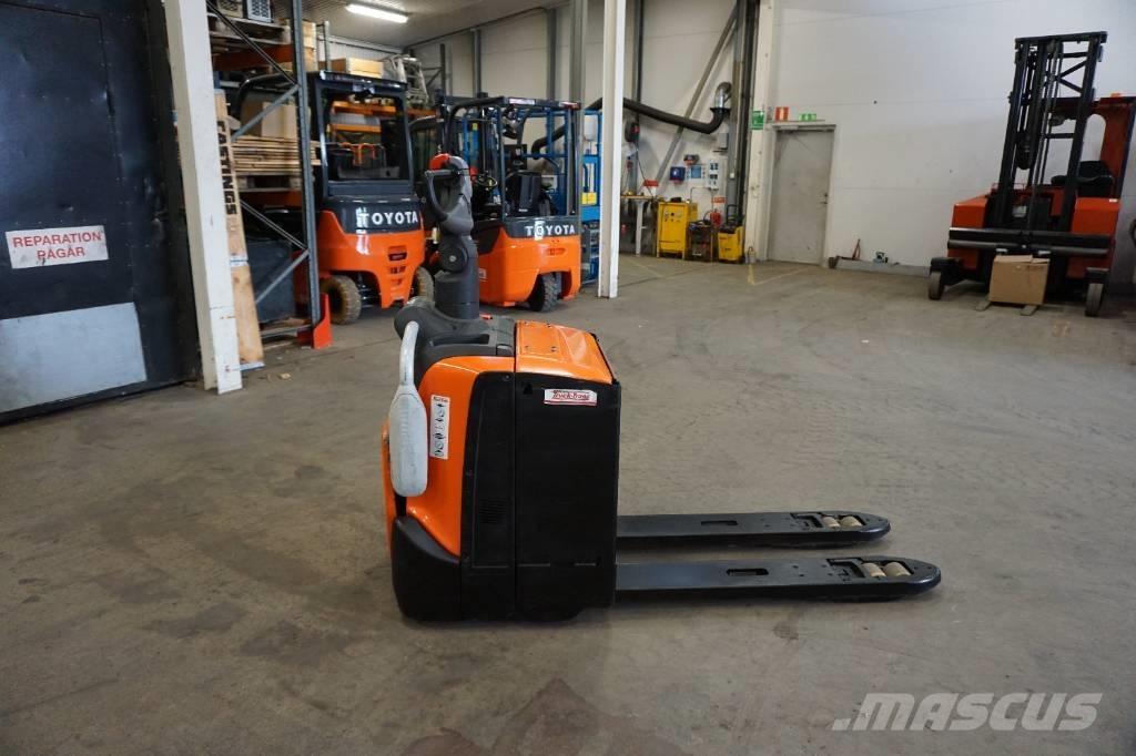 Toyota LPE220 Pallettruck met meerij platform