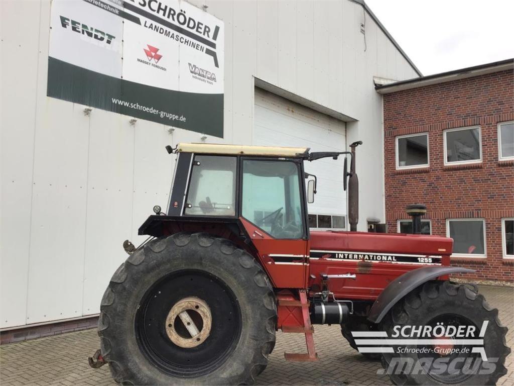 Case IH 1255 Tractoren