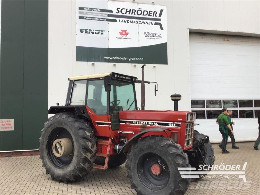 Case IH 1255 Tractoren