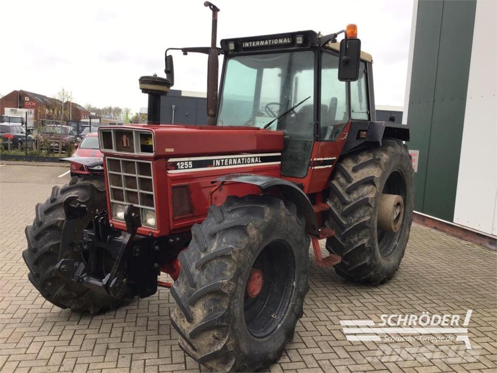 Case IH 1255 Tractoren