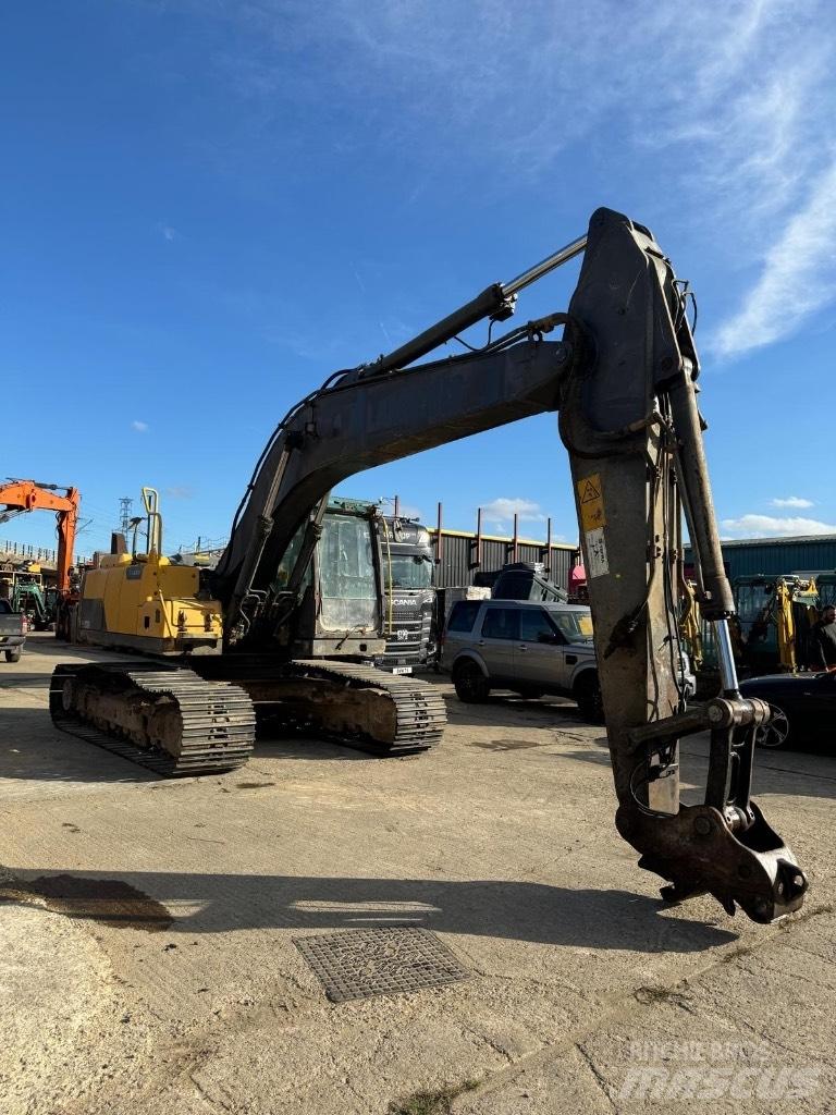 Volvo EC 220 DL Rupsgraafmachines