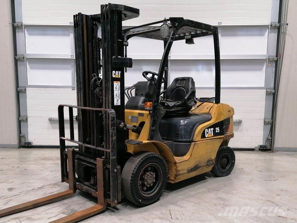 CAT GP25N LPG heftrucks