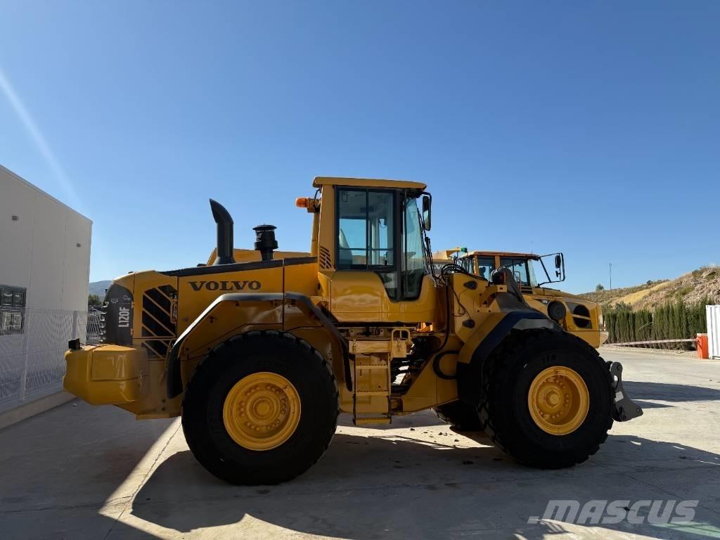 Volvo L 120 F Wielladers