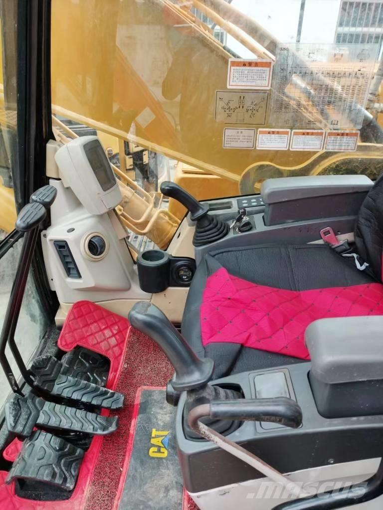 CAT 325 C Rupsgraafmachines