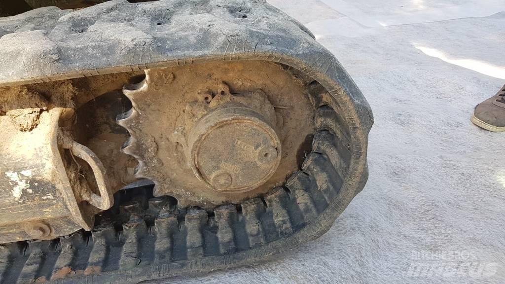 Komatsu PC24MR-5 Minigraafmachines < 7t