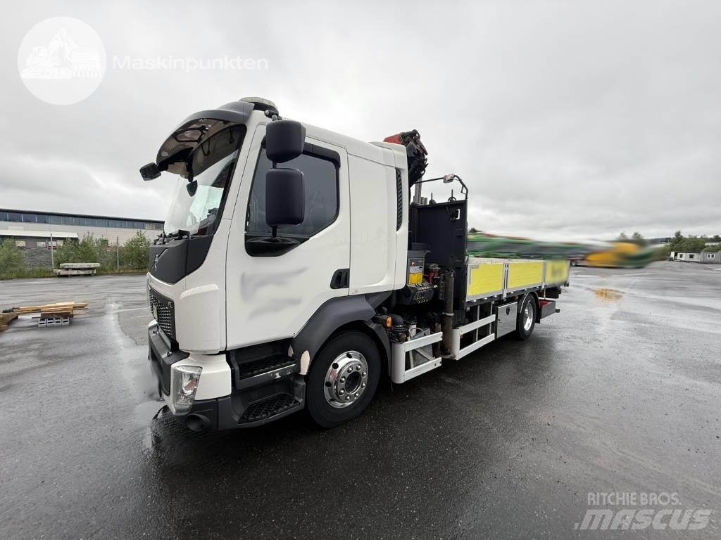 Volvo FL 260 Vlakke laadvloer met kraan
