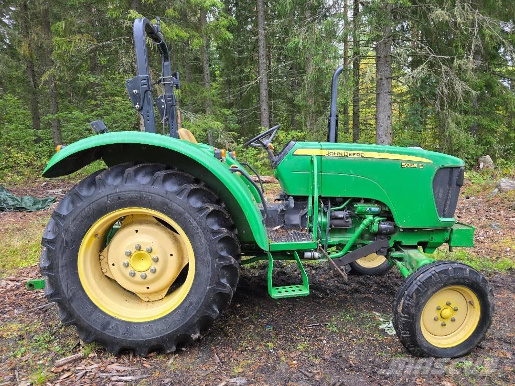 John Deere 5055 E Tractoren