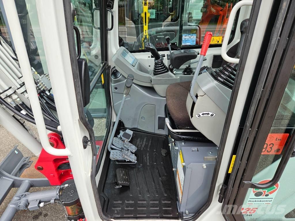 Takeuchi TB 225 Minigraafmachines < 7t