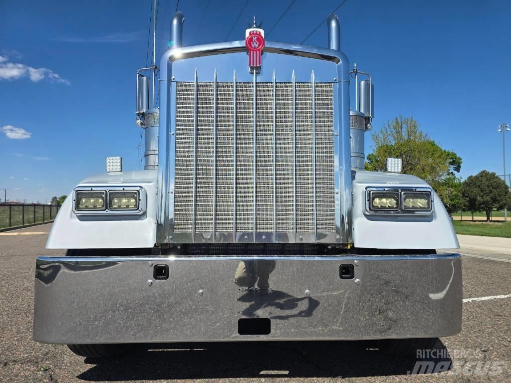 Kenworth W 900 Trekkers