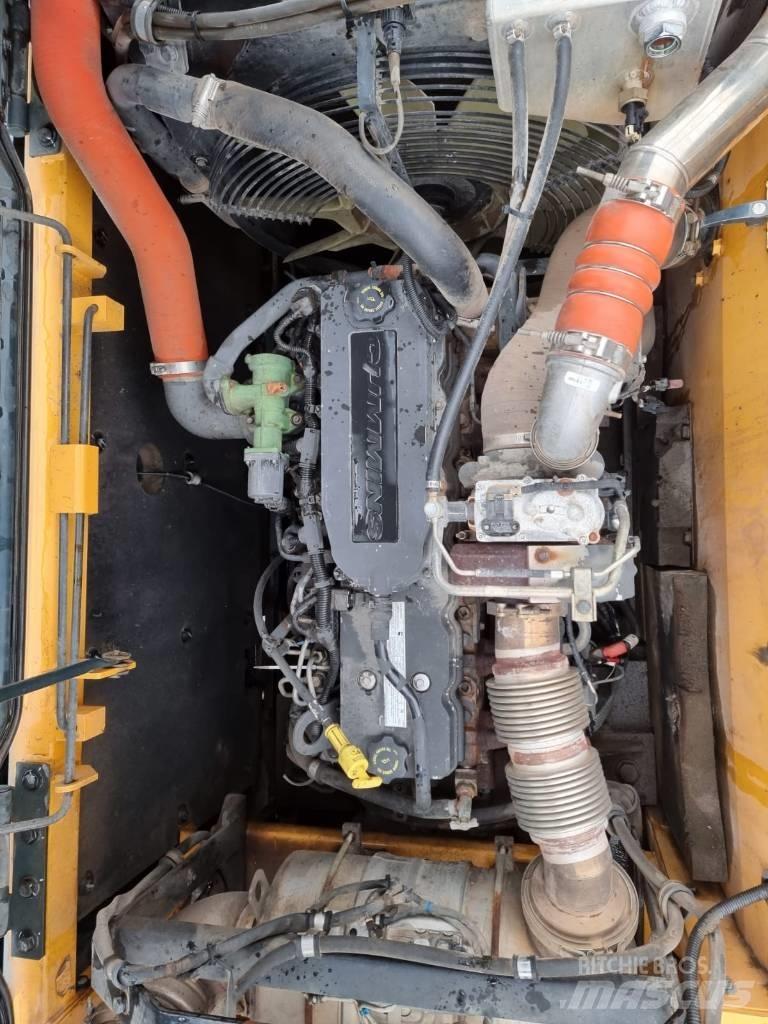 Hyundai HX 300 L Rupsgraafmachines