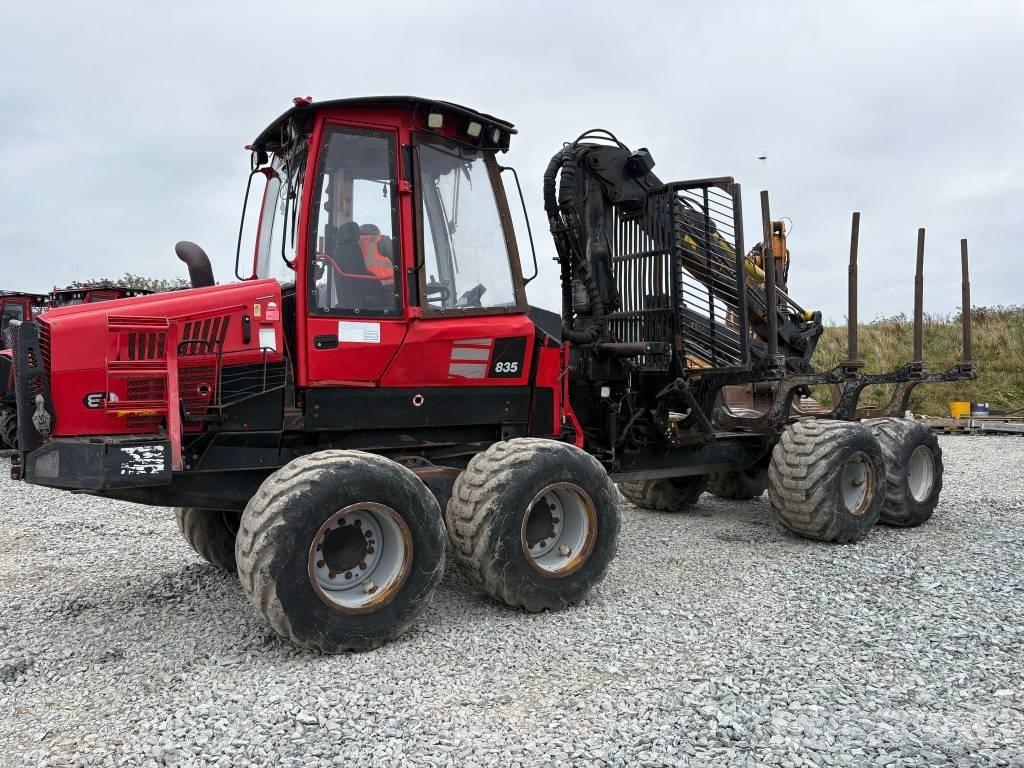 Komatsu 835 Uitrijwagens