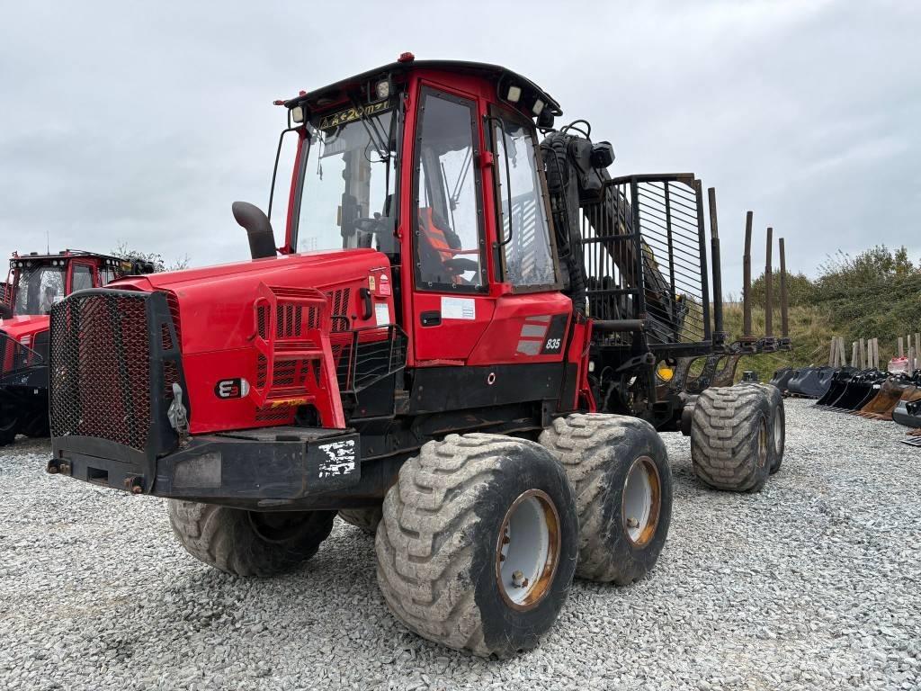 Komatsu 835 Uitrijwagens